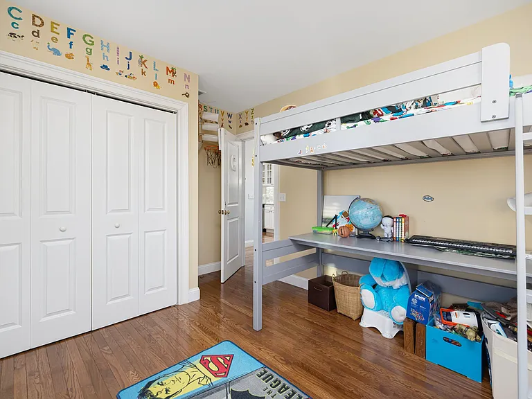 57 Foster St — Photo 12