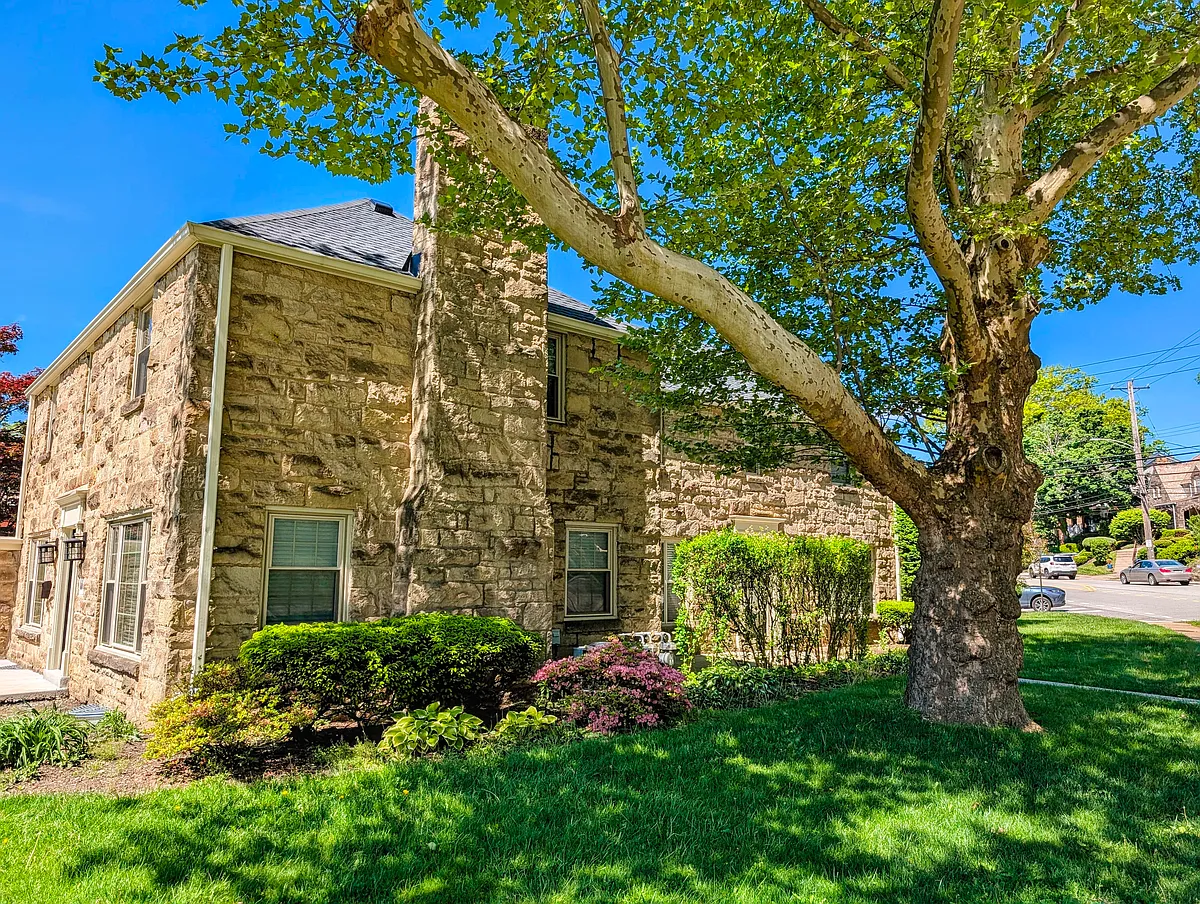 Building Photo - 1255 Cochran Rd