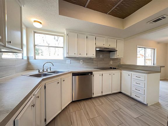 2nd image of 2415 Box Oak Pl