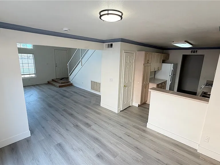 8413 Blazing Sun Ave — Photo 10