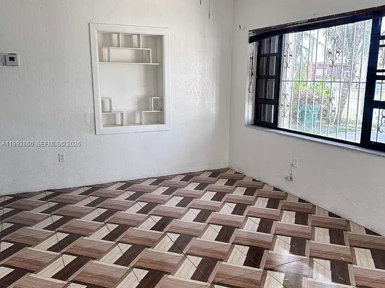 576 NW 147th St — Photo 2