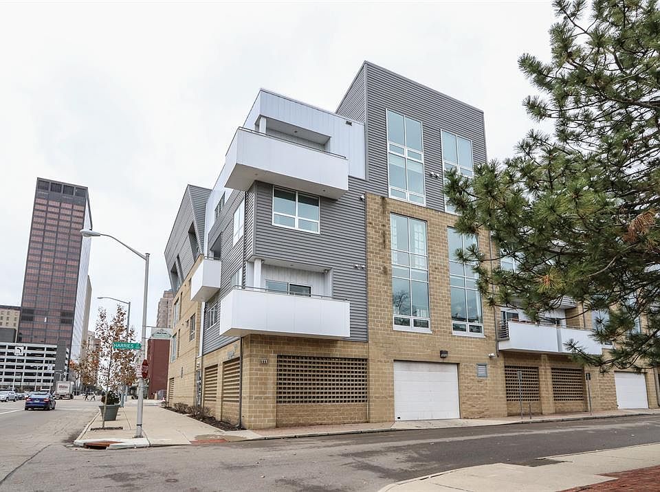 1st image of 111 Harries St APT 406