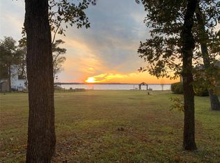 9509 Escondido Dr, Willis, TX 77318