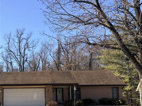 5172 Trailbend Dr, Florissant, MO 63033