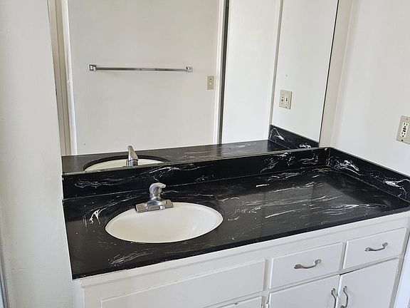 2nd image of 216 Palmetto Dr #16