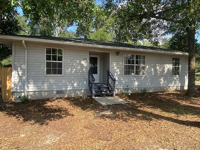5105 Lake Drive S — Photo 2