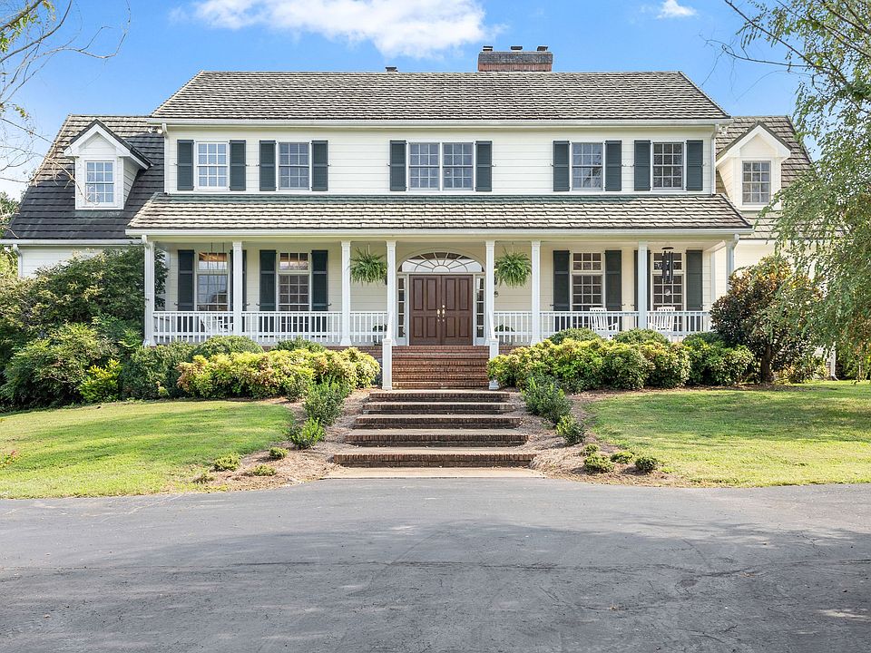 1st image of 810 Hickorywood Dr