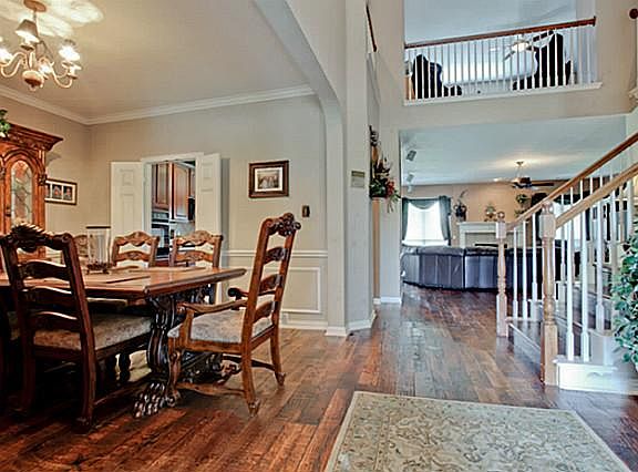 4th image of 504 Maple Leaf Ln
