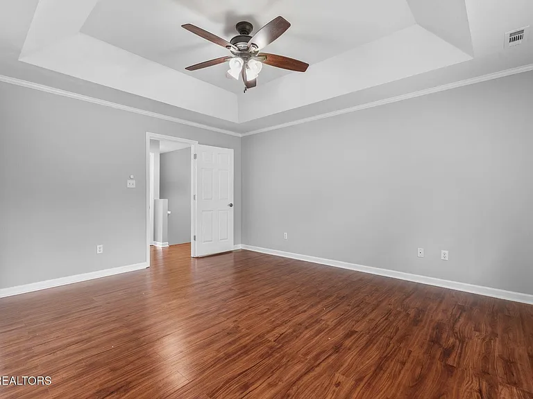 10708 Prince Albert Way — Photo 36