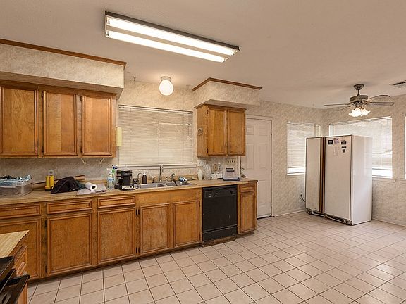 4th image of 3 Lakewood Ct