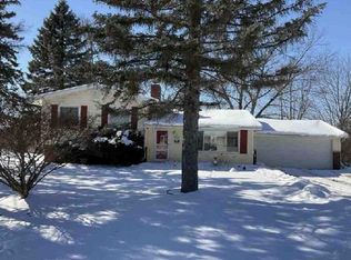 10085 Sonora Dr, Fenton, MI 48430