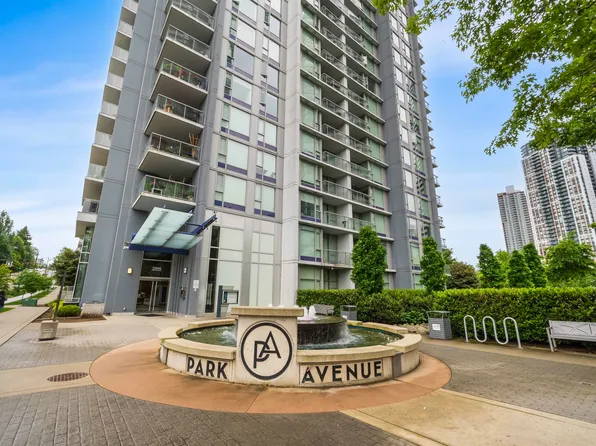 13696 100th Ave #1007, Surrey, BC V3T 0L5