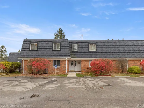 1852 Colonial Village Way APT 1, Waterford, MI 48328