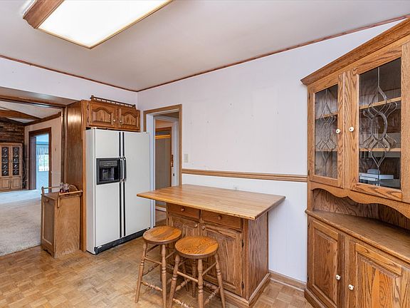 3rd image of 5868 Speedway Dr