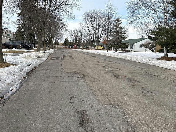 4th image of 1425 10th Ave N