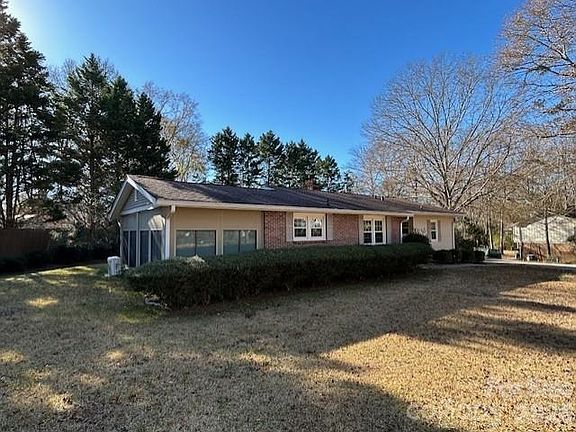 2nd image of 408 Gillsbrook Rd