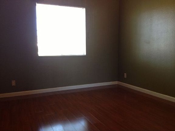 5th image of 318 N Hobart Blvd APT 1