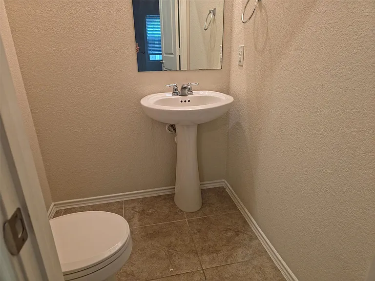 5701 Southerner Way — Photo 7