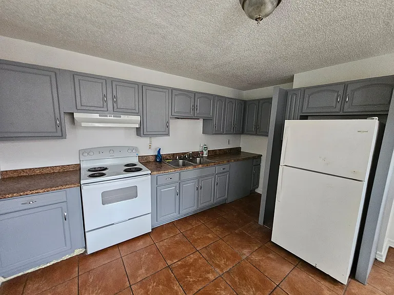 2112 Blackford St — Photo 5