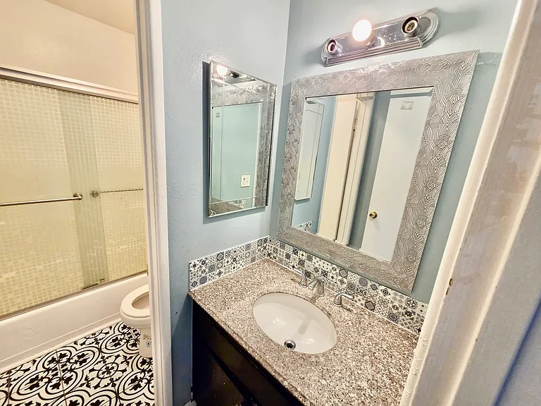 3060 Canyon Crest Dr #11 — Photo 7