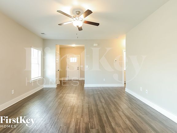 3rd image of 1397 Woodridge Pl