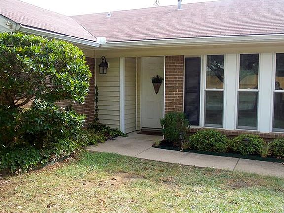 3rd image of 5003 Coronet Ln