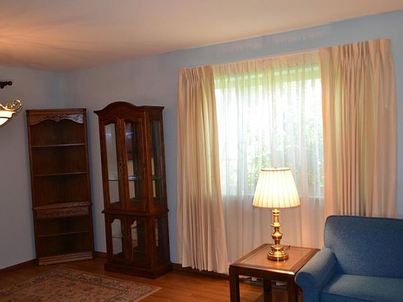 4th image of 133 Highland Ave