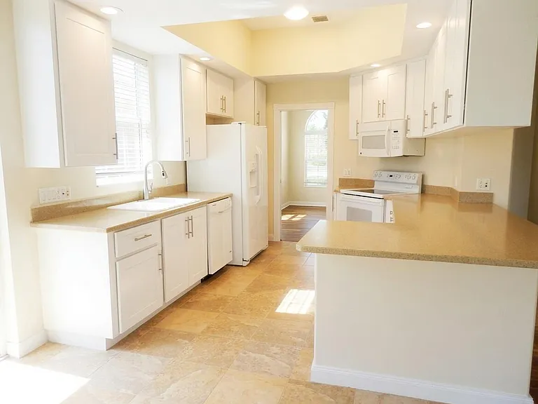 11547 SW Rockingham Dr — Photo 11