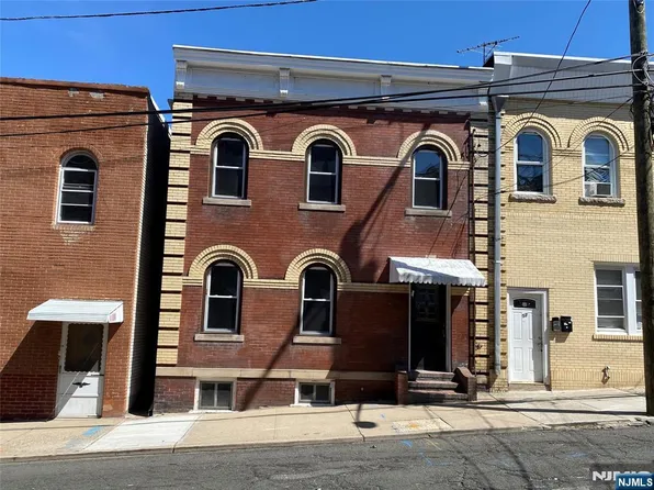 55 Spring St, Lodi, NJ