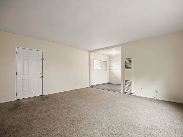 161 W Channel Rd #5 — Photo 6