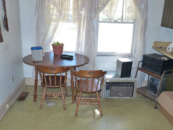 3rd image of 166 Missouri St
