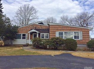 600 Ruth Rd, Mattituck, NY 11952