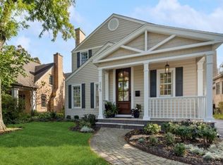 215 E Scranton Ave, Lake Bluff, IL 60044