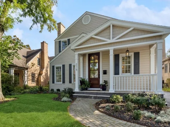 215 E Scranton Ave, Lake Bluff, IL 60044