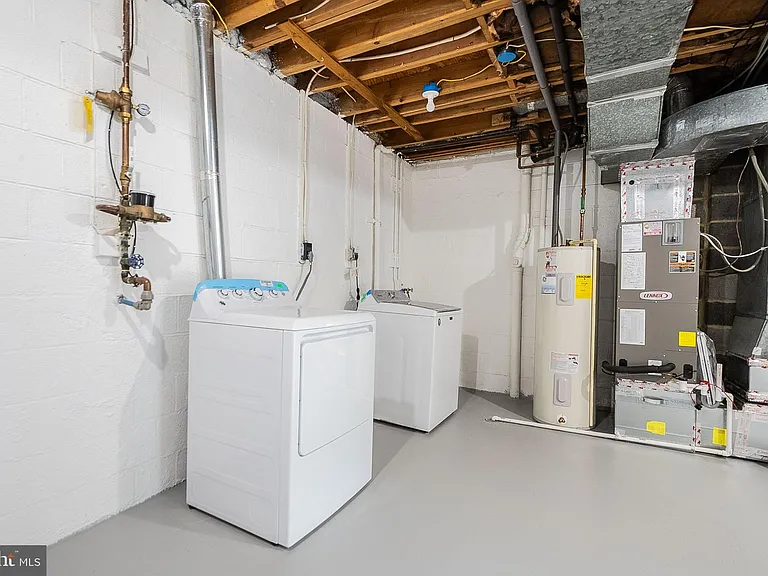 5844 Banning Pl — Photo 11