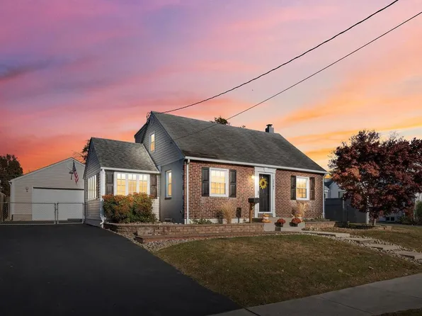 2307 Diamond St, Wilmington, DE 19804