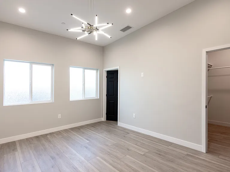 8603 Comanche Ave — Photo 9