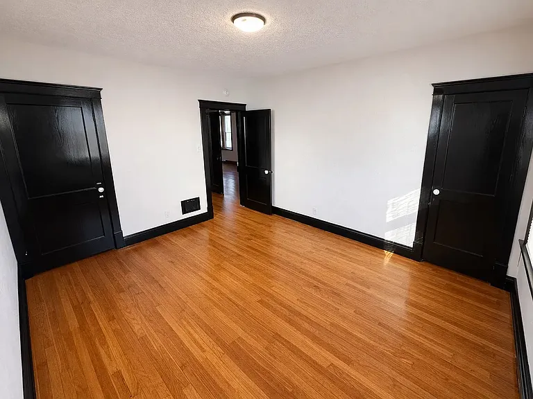 5448 Lisette Ave — Photo 12