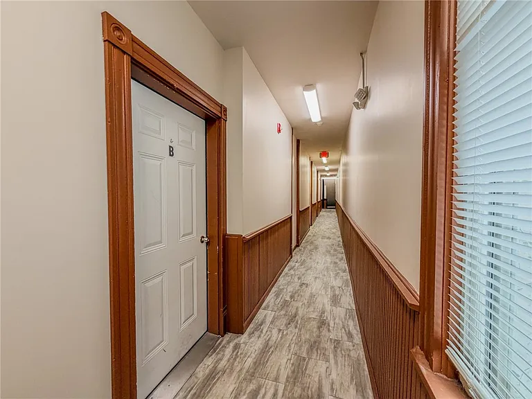 137 N Main St #B — Photo 27