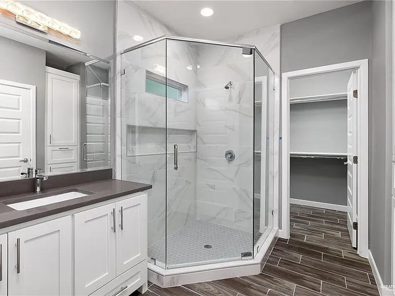 428 E Acacia St #4 — Photo 10
