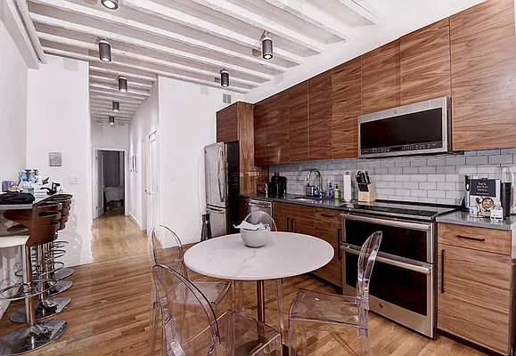 Rented by Urbane Brokerage | media 36