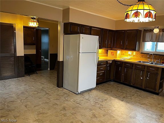 5th image of 20430 Morris Ave