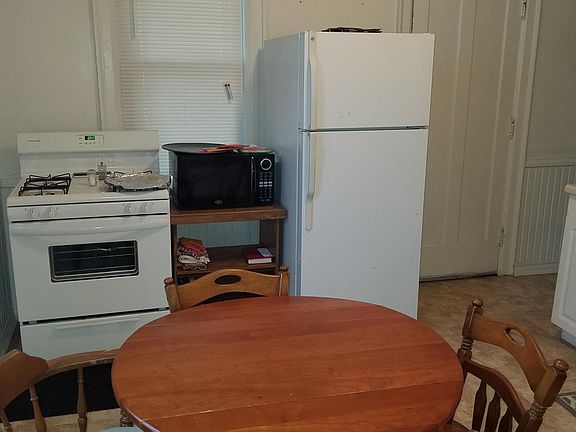 5th image of 3272A N Bartlett Ave #A