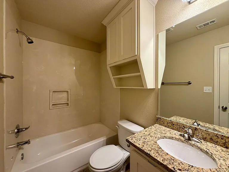 2915 Savannah Ct — Photo 13