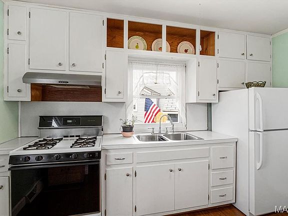 3rd image of 641 Lincoln Ave
