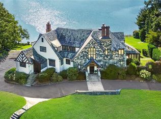 11 Dogwood Ln, Larchmont, NY 10538