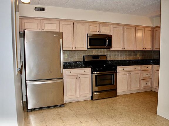 4th image of 175 Hoffman Ave APT 103