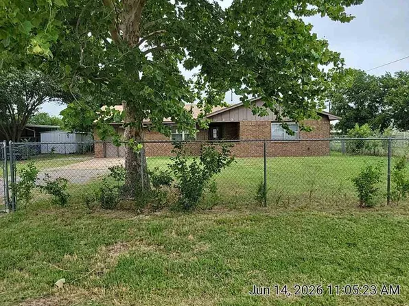 509 W South Boundary St, Walters, OK 73572