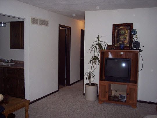 3rd image of 172 Wilson Ave E
