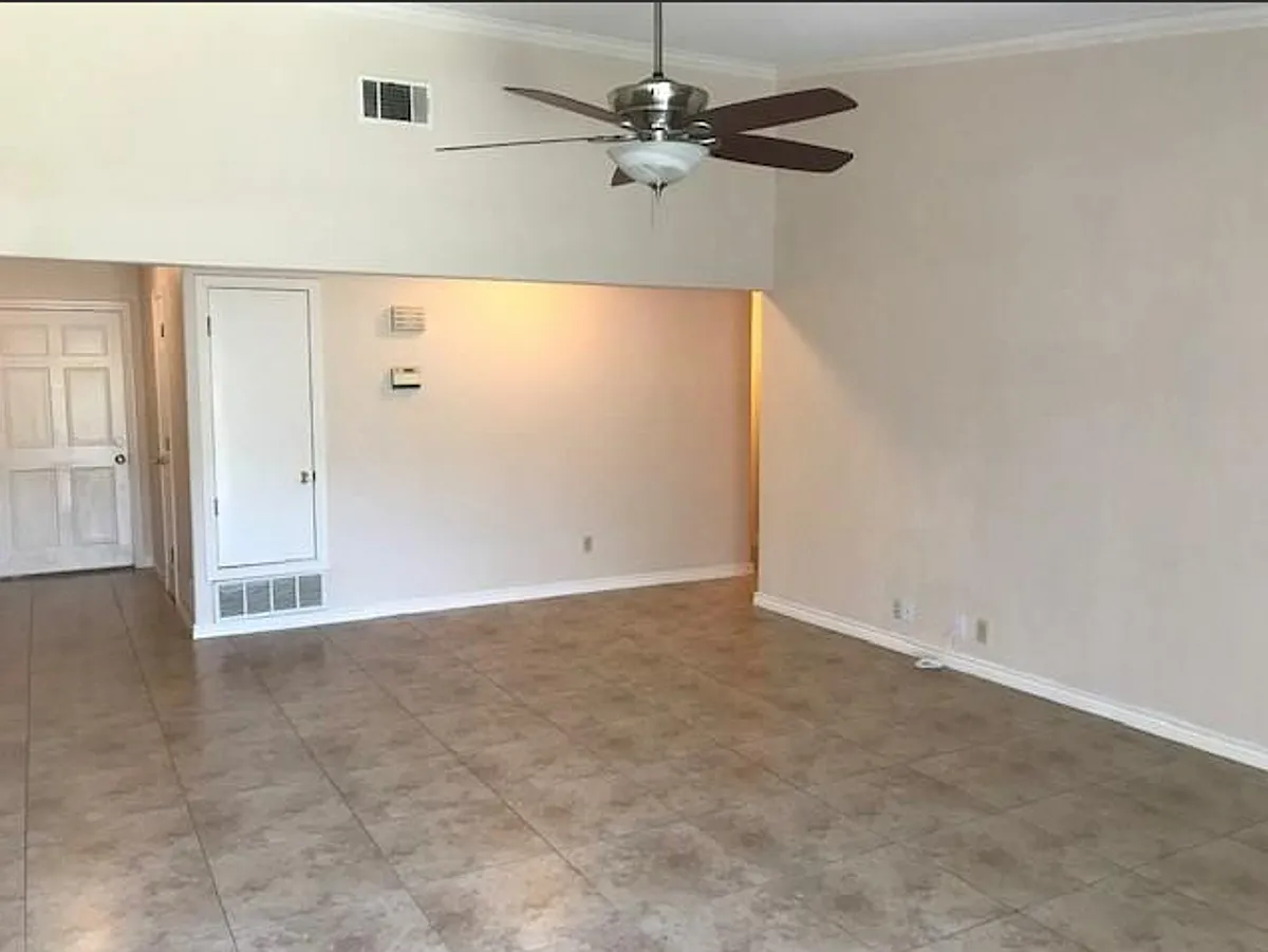 Building Photo - 4705 Cliffwood Dr